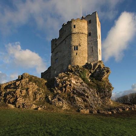 Roch Castle Hotel Exterior photo