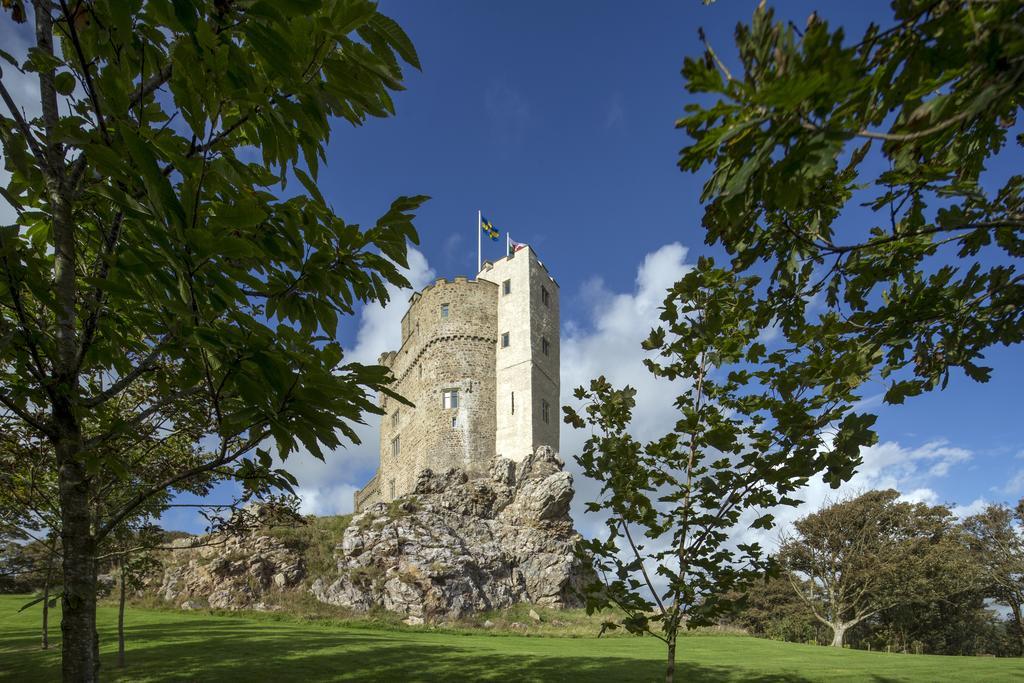 Roch Castle Hotel Exterior photo